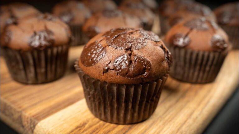 This simple trick transforms ordinary muffins into a chocolate lover’s dream…