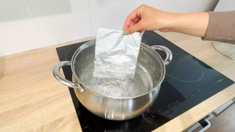 Discover 5 Surprising Benefits of Using Aluminum Foil in Boiling Water for Your Cutlery!